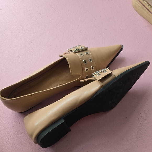 Stylish Tan Women's Loafers - Picture 2 of 4